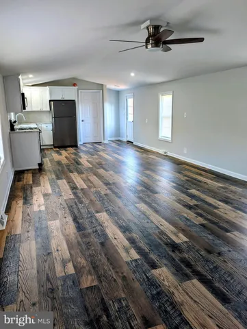 a view of a livingroom with a dishwasher
