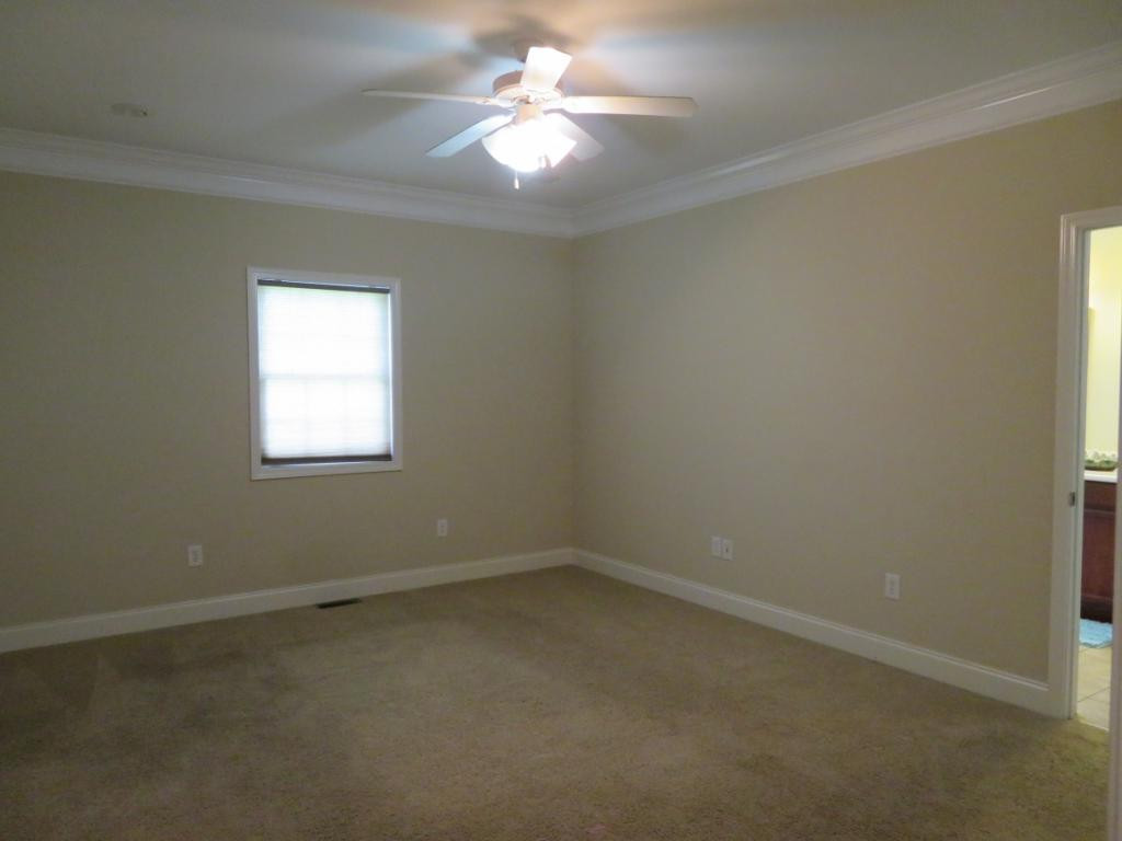 5410 Odd Fellow Road Kingsport, TN 37664 - Photo 15 of 32 Master Bedroom