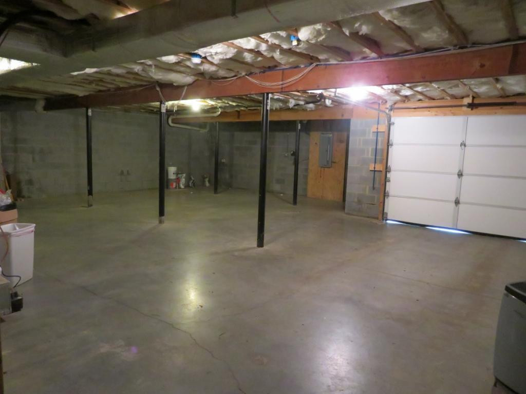 5410 Odd Fellow Road Kingsport, TN 37664 - Photo 29 of 32 Full Basement with Garage