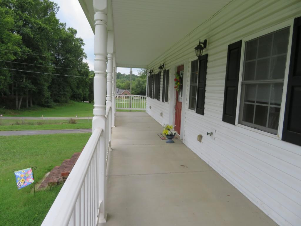 5410 Odd Fellow Road Kingsport, TN 37664 - Photo 6 of 32 Country Front Porch