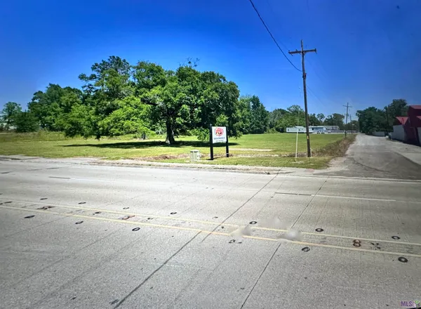 $470,000 | 13130 Highway 44, Gonzales, LA 70737