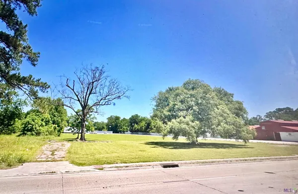 $470,000 | 13130 Highway 44, Gonzales, LA 70737