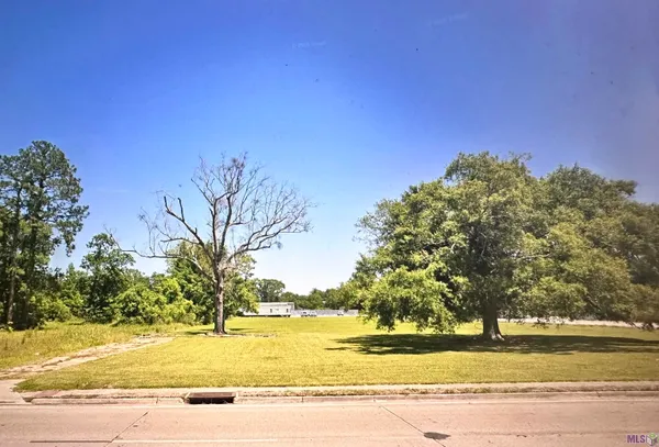 $470,000 | 13130 Highway 44, Gonzales, LA 70737