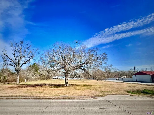 $470,000 | 13130 Highway 44, Gonzales, LA 70737