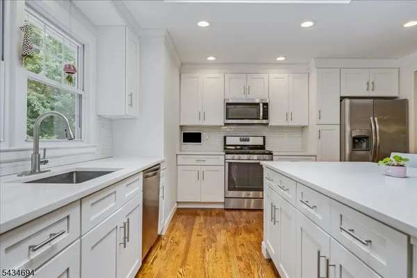 $1,150,000 | 5 Persimmon Way, Springfield, NJ 07081