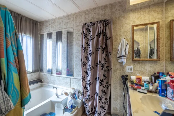 a bed room with a bed and a closet