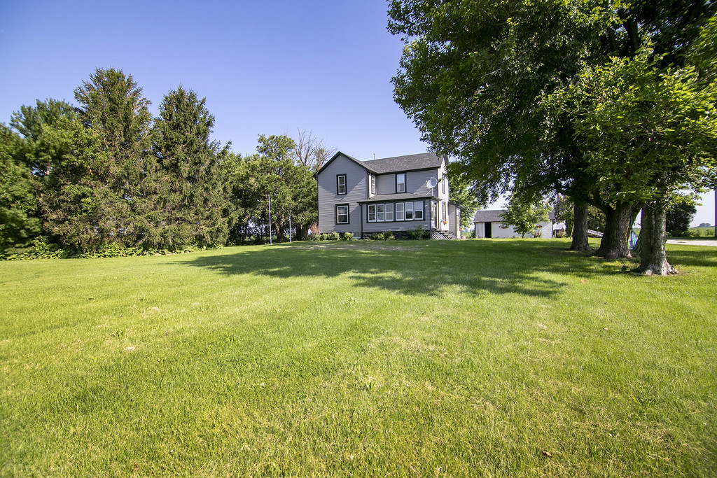 650 East 2200 North Road Danforth, IL 60930 - Photo 3 of 31