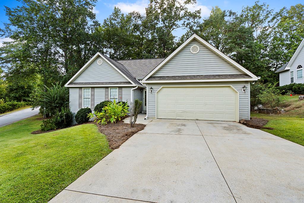 101 Oak Ridge Drive Greenwood, SC 29649 - Photo 2 of 17 Gallery Image 2