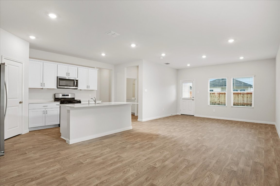 120 Raymondville Path San Marcos, TX 78666 - Photo 4 of 14