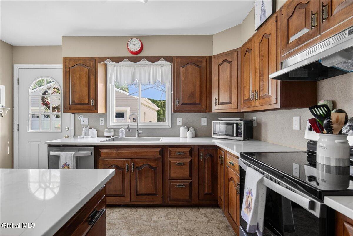 319 Dixon Road Queensbury, NY 12804 - Photo 10 of 23 10-319 DIXON-11
