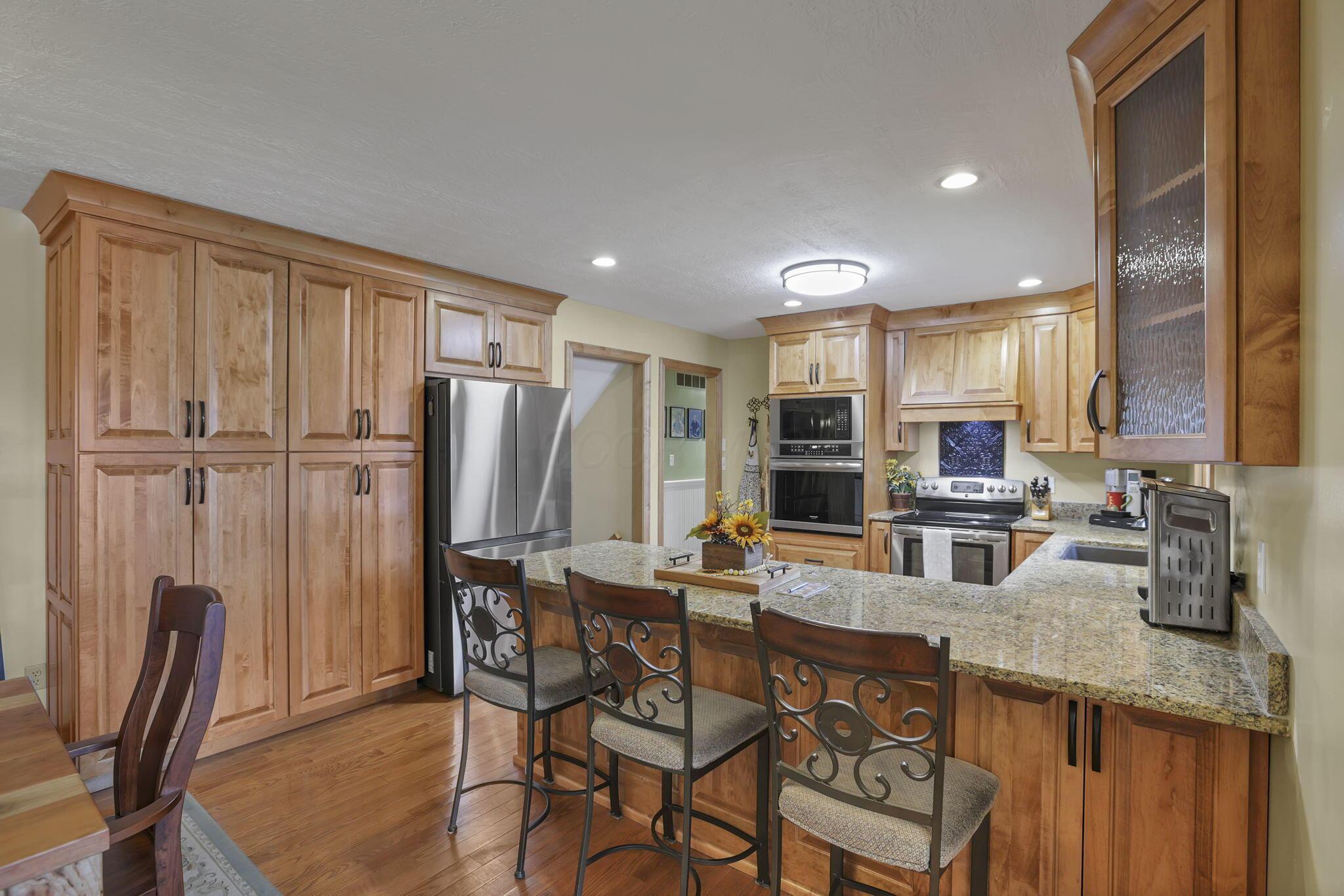 4821 Hazelton-Etna Road Southwest Pataskala, OH 43062 - Photo 33 of 93 Kitchen