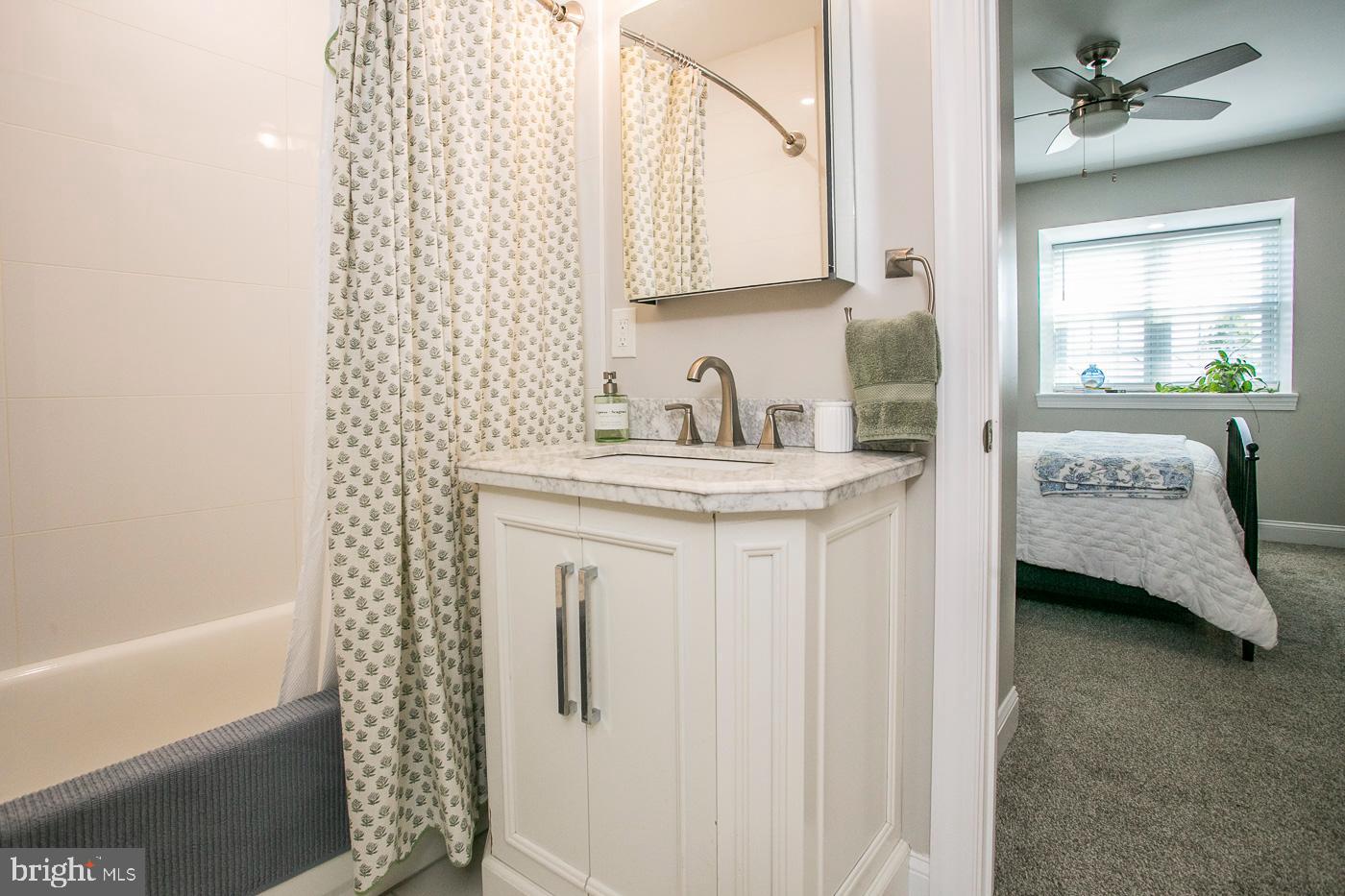 205 Tupelo Grove Ambler, PA 19002 - Photo 29 of 32 En-Suite Bath