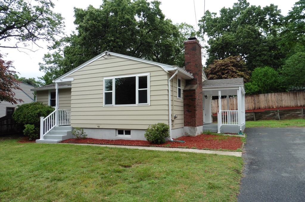 359 Tiffany Street Springfield, MA 01108 - Photo 4 of 26 Gallery Image 4