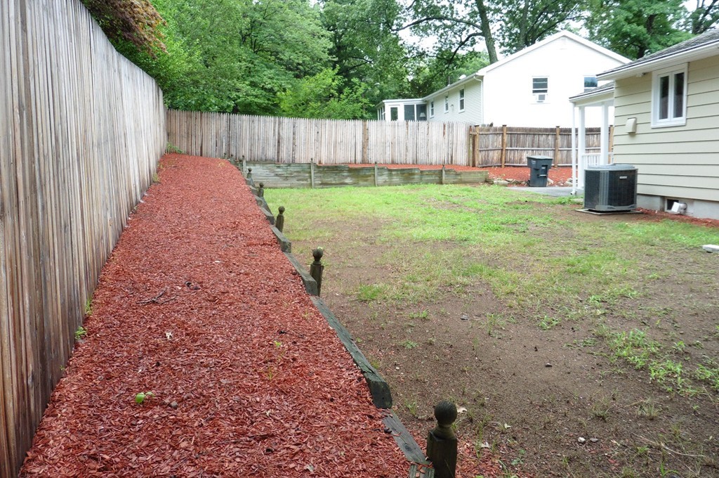359 Tiffany Street Springfield, MA 01108 - Photo 5 of 26 Gallery Image 5