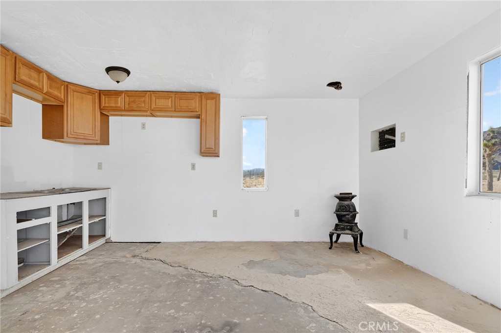 59773 Applegate Way Landers, CA 92285 - Photo 13 of 26