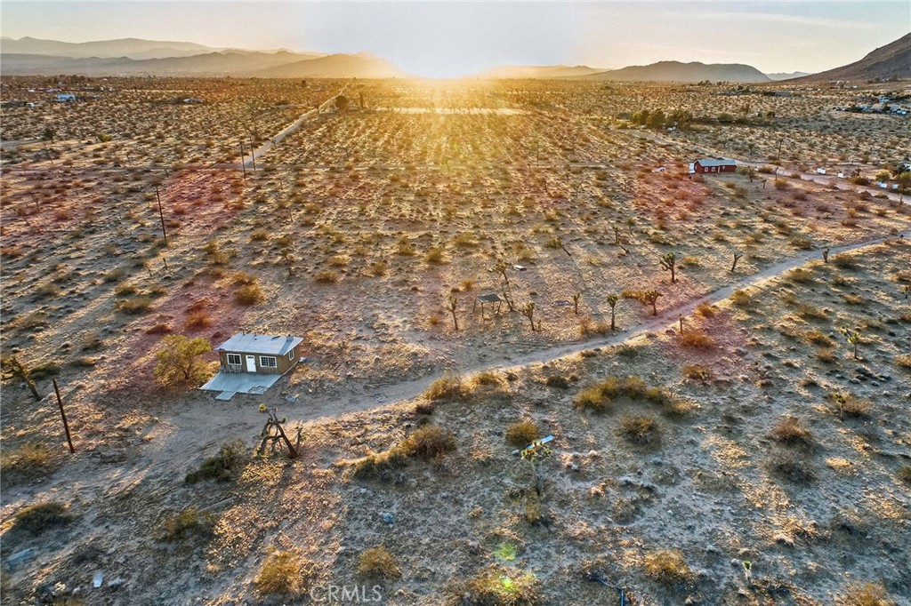 59773 Applegate Way Landers, CA 92285 - Photo 17 of 26