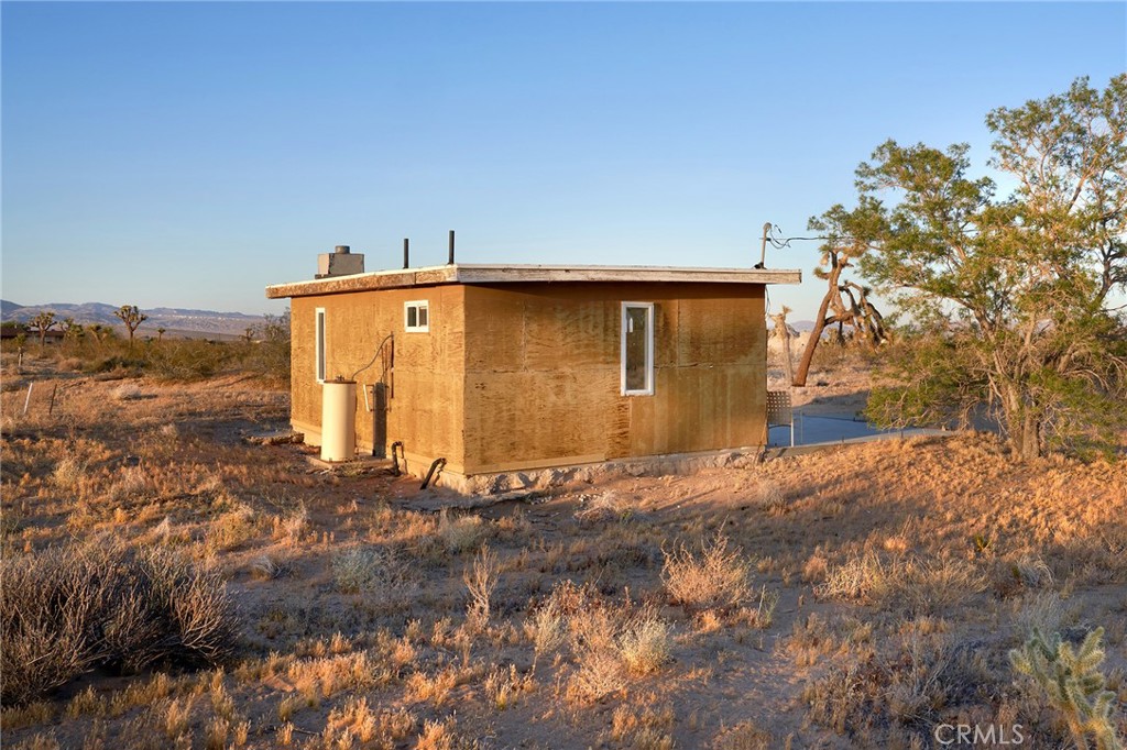 59773 Applegate Way Landers, CA 92285 - Photo 21 of 26
