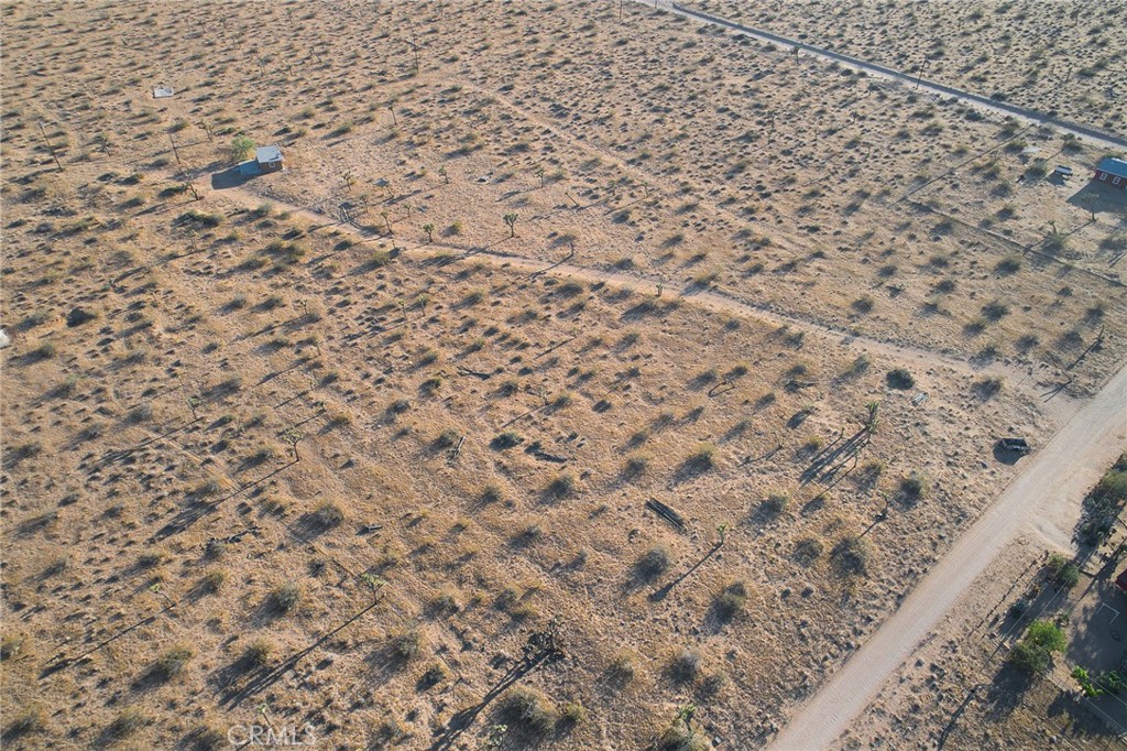 59773 Applegate Way Landers, CA 92285 - Photo 23 of 26