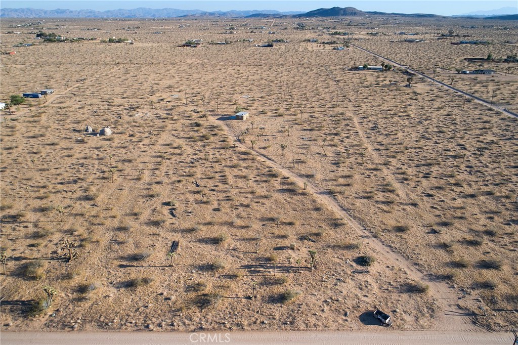 59773 Applegate Way Landers, CA 92285 - Photo 24 of 26