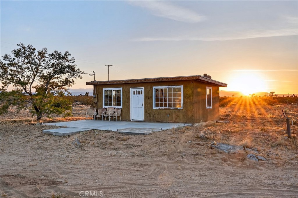 59773 Applegate Way Landers, CA 92285 - Photo 3 of 26