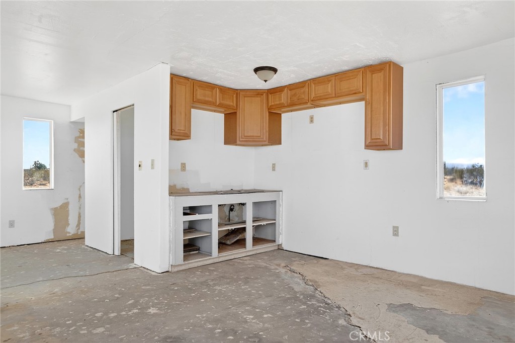 59773 Applegate Way Landers, CA 92285 - Photo 5 of 26