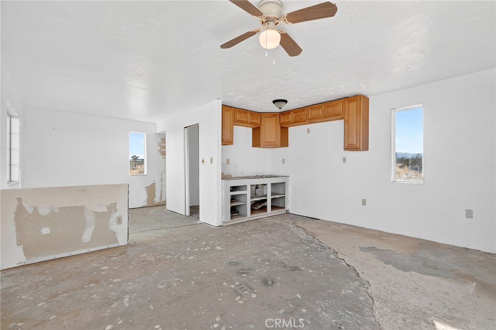 59773 Applegate Way Landers, CA 92285 - Photo 8 of 26