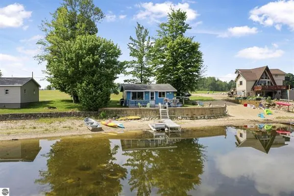 $249,900 | 9301 East 50 Road, Cadillac, MI 49601