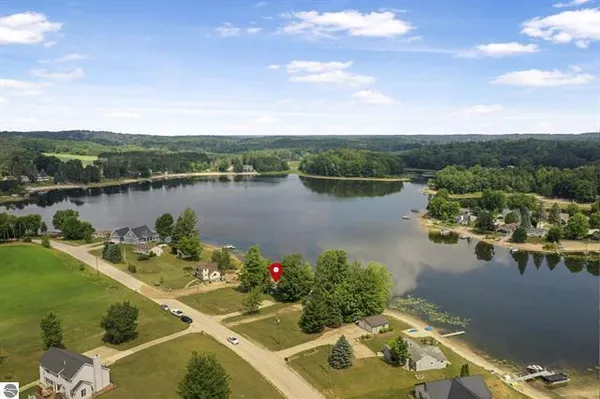 $249,900 | 9301 East 50 Road, Cadillac, MI 49601