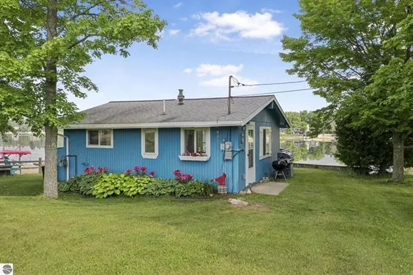 $249,900 | 9301 East 50 Road, Cadillac, MI 49601