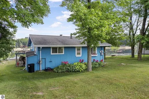 $249,900 | 9301 East 50 Road, Cadillac, MI 49601