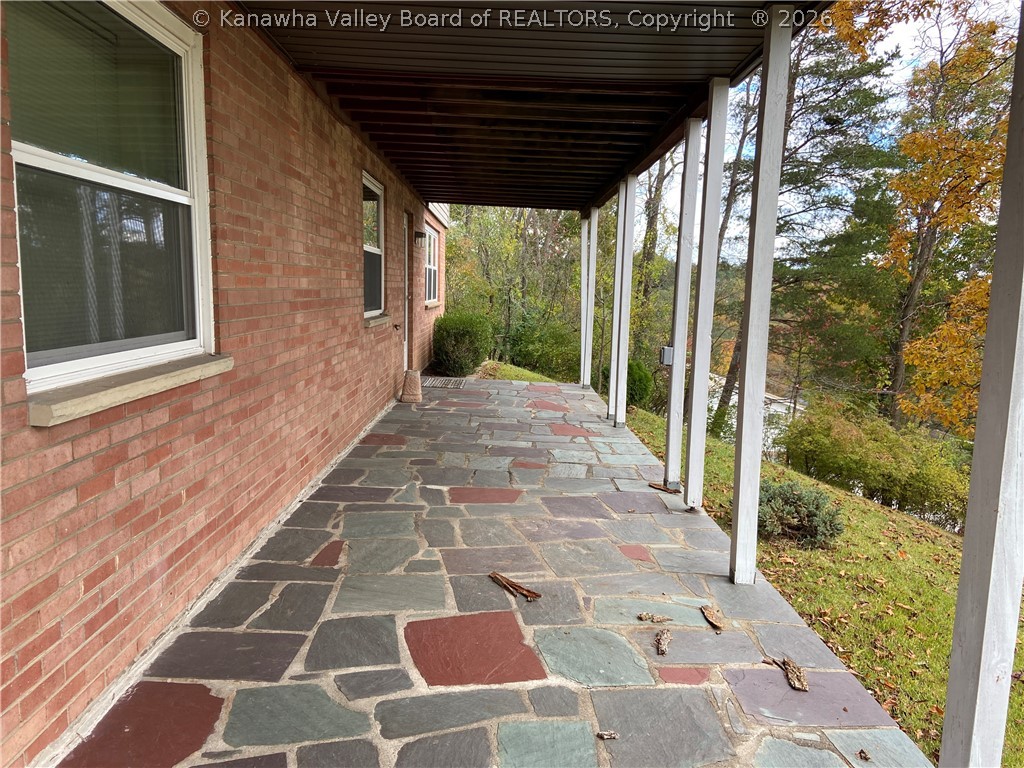 1720 Sierra Road Charleston, WV 25314 - Photo 6 of 31 Gallery Image 6