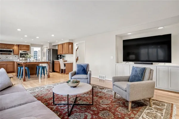 $629,900 | 34 Framingham Lane, Pittsford, NY 14534