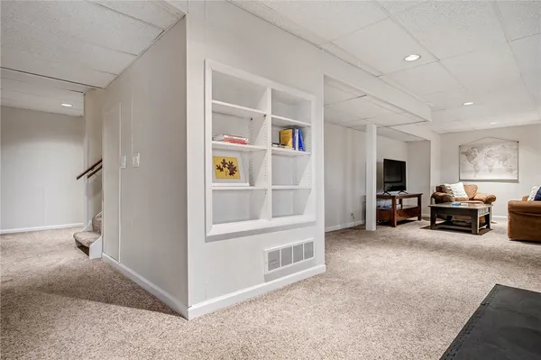 $629,900 | 34 Framingham Lane, Pittsford, NY 14534