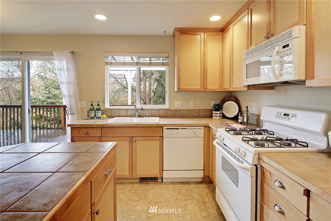 2515 194th Street Southeast Bothell, WA 98012 - Photo 11 of 23