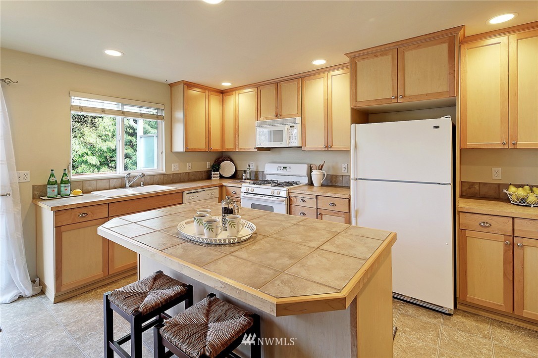 2515 194th Street Southeast Bothell, WA 98012 - Photo 10 of 23