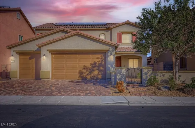 $760,000 | 454 Lost Horizon Avenue, Henderson, NV 89002