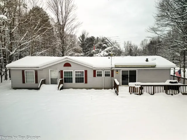 $379,900 | 7830 Jefferson Street, Hesperia, MI 49421