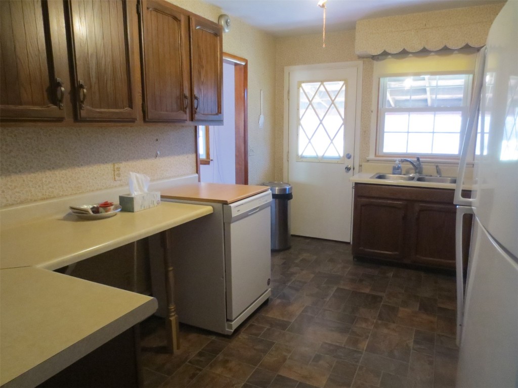 635 Ridge Road Vestal, NY 13850 - Photo 11 of 36 Gallery Image 11