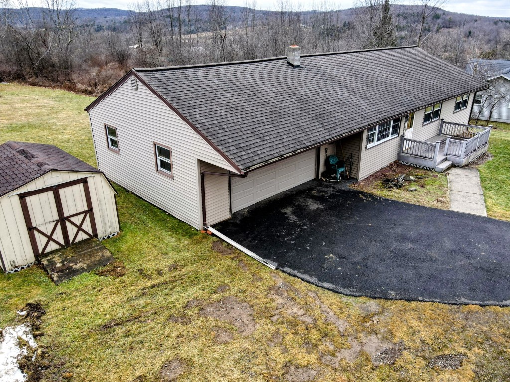 635 Ridge Road Vestal, NY 13850 - Photo 3 of 36 Gallery Image 3