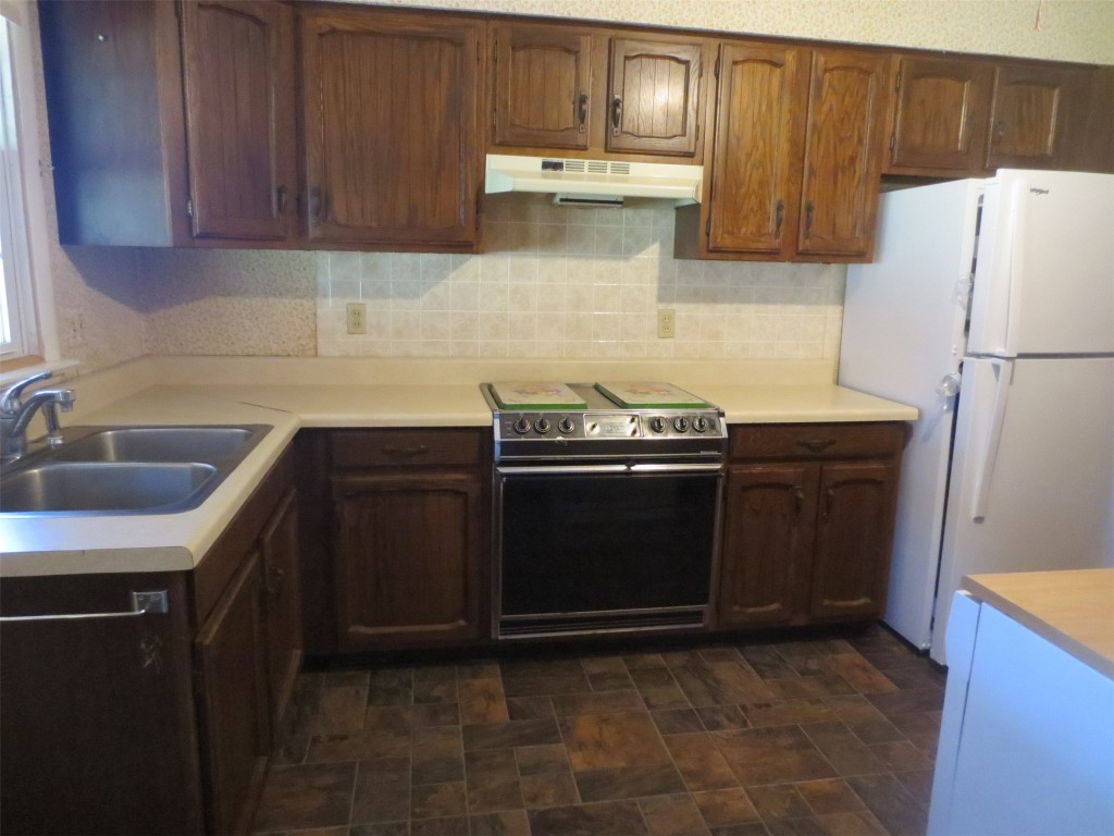 635 Ridge Road Vestal, NY 13850 - Photo 10 of 36 Gallery Image 10