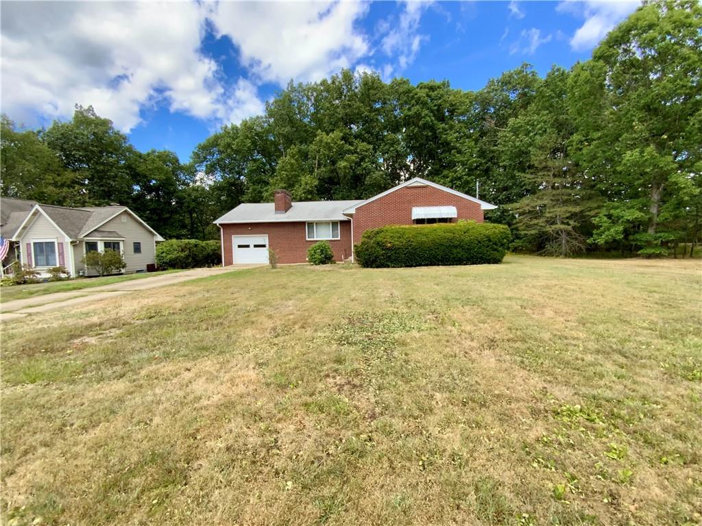 204 Hall Road Aliquippa, PA 15001 - Photo 2 of 30 Gallery Image 2