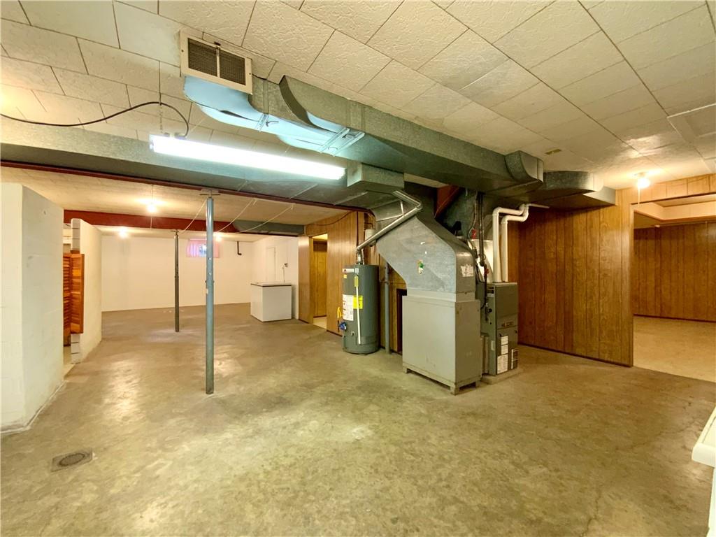 204 Hall Road Aliquippa, PA 15001 - Photo 24 of 30 Other side of the gameroom