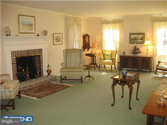 1401 Holt Road Huntingdon Valley, PA 19006 - Photo 2 of 12 Living Room