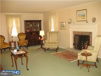 1401 Holt Road Huntingdon Valley, PA 19006 - Photo 3 of 12 Living Room