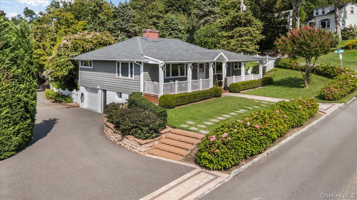 11 Portland Place Cold Spring Harbor, NY 11724 - Photo 3 of 36 Gallery Image 3