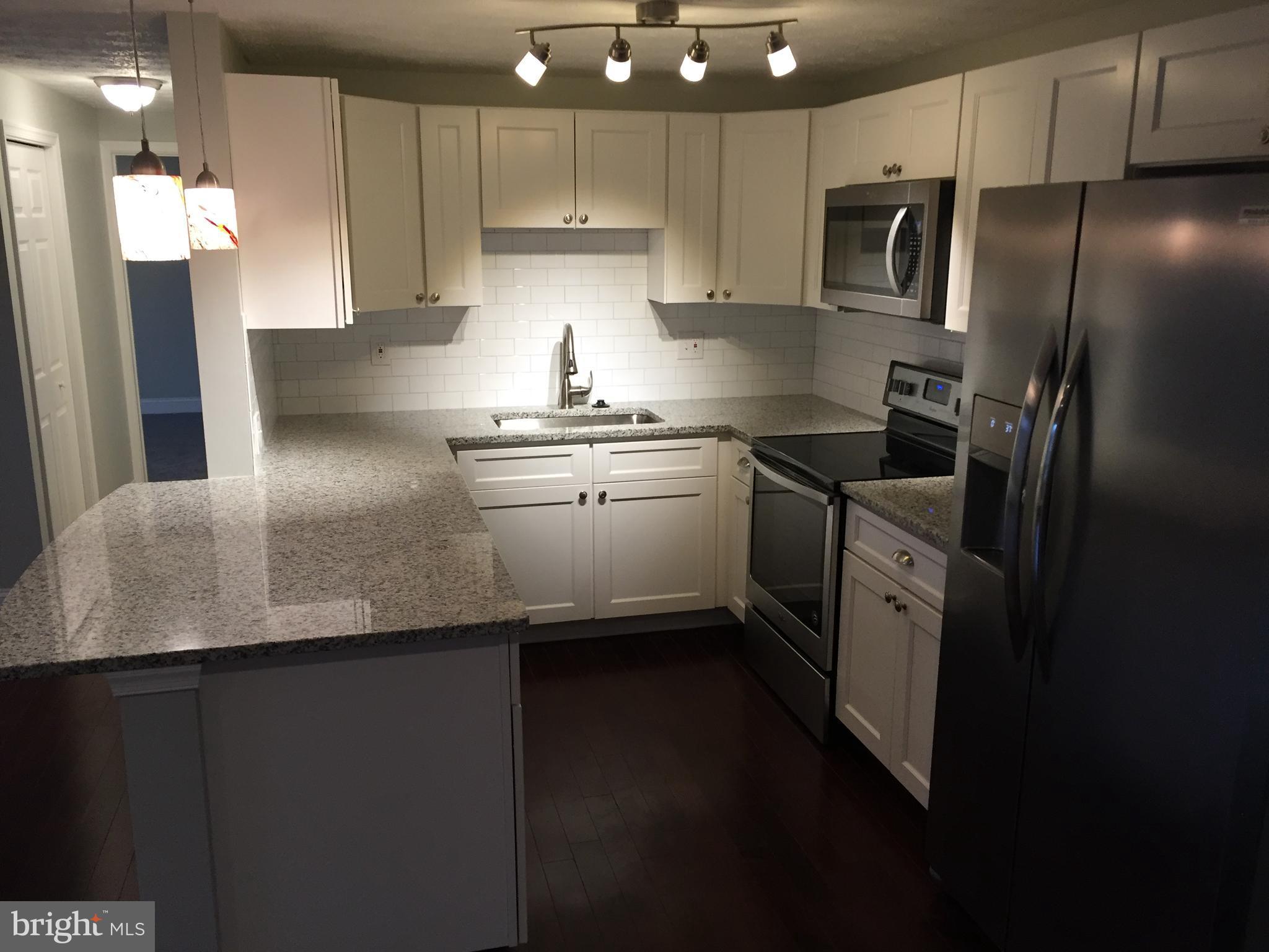 8 Old Maple Court Baltimore, MD 21221 - Photo 4 of 17 Interior (General)