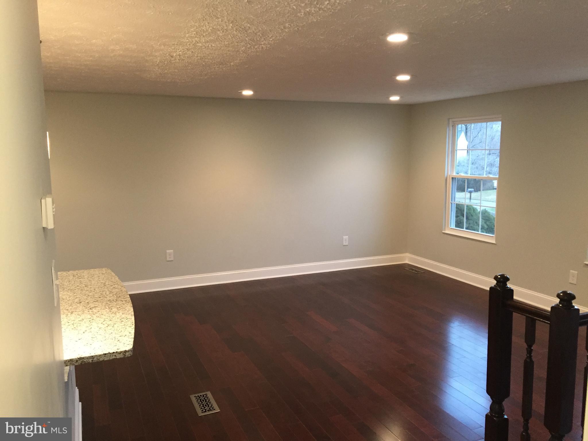 8 Old Maple Court Baltimore, MD 21221 - Photo 6 of 17 Interior (General)