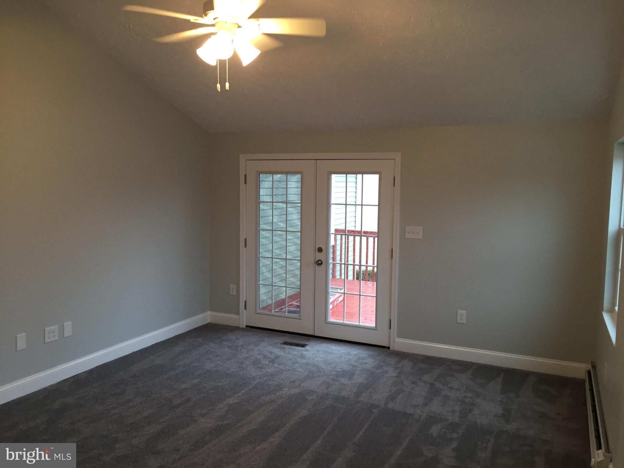 8 Old Maple Court Baltimore, MD 21221 - Photo 8 of 17 Interior (General)