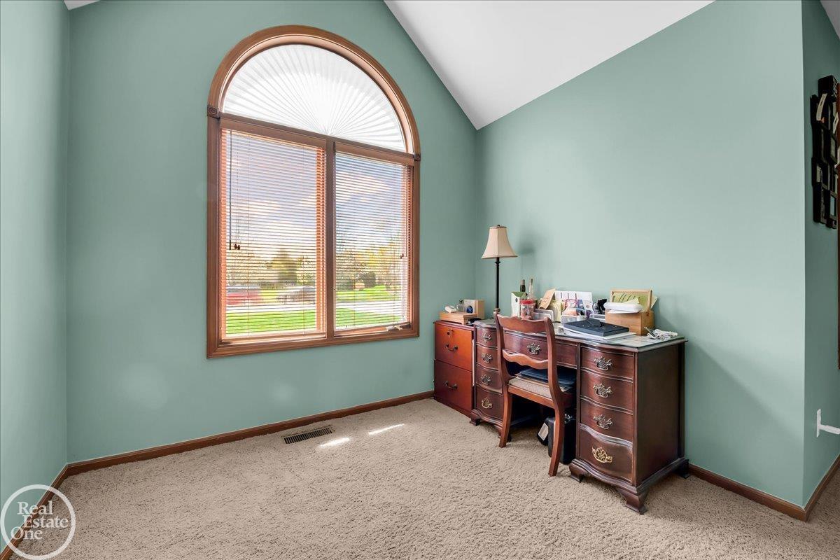 34521 Blue Spruce Road New Baltimore, MI 48047 - Photo 14 of 41 Gallery Image 14