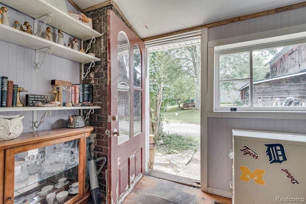 896 Milford Road Holly, MI 48442 - Photo 6 of 41 Gallery Image 6